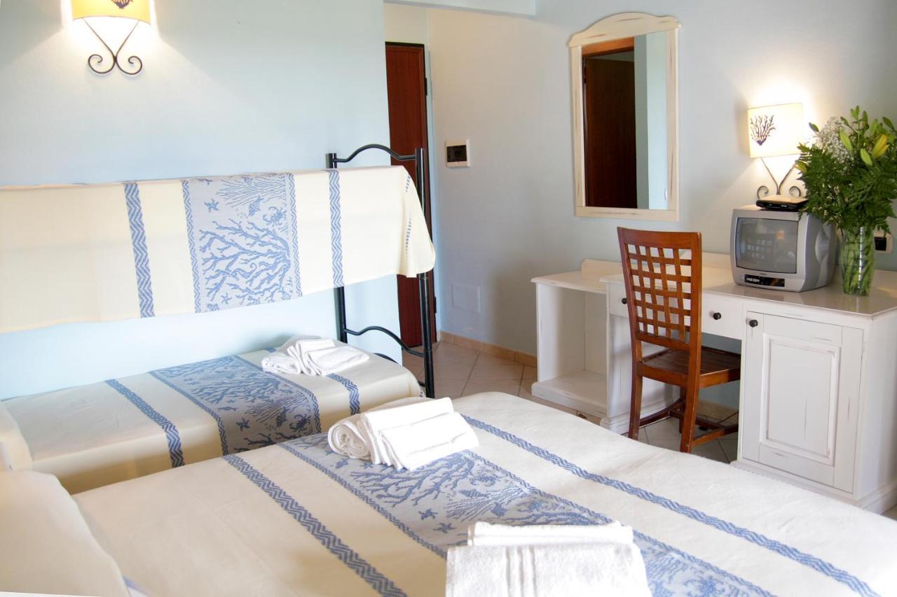 Hotel Tupei Calasetta Kültér fotó