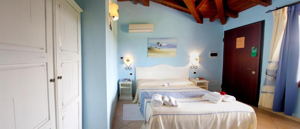 Hotel Tupei Calasetta Kültér fotó
