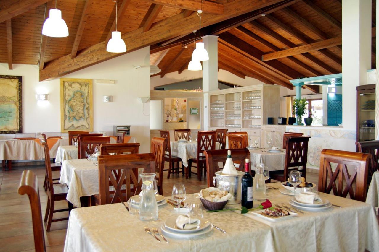 Hotel Tupei Calasetta Kültér fotó