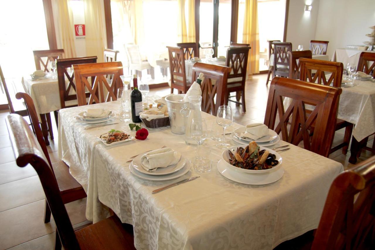 Hotel Tupei Calasetta Kültér fotó